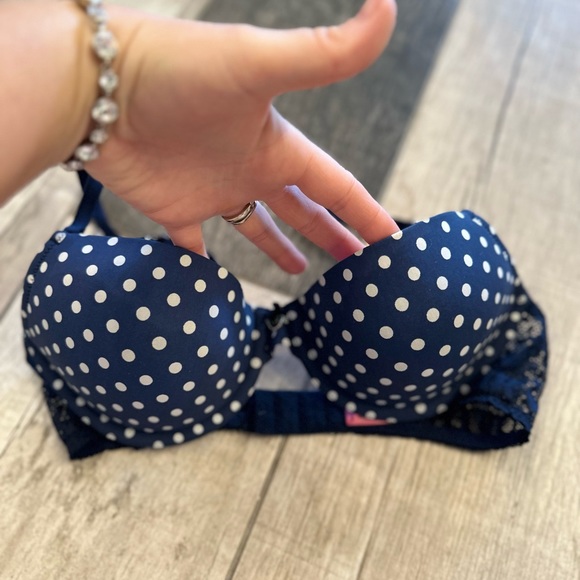Victoria Secret Love Pink Navy Blue Polka Dot Bra with Charm & Pink Lace - Picture 14 of 15
